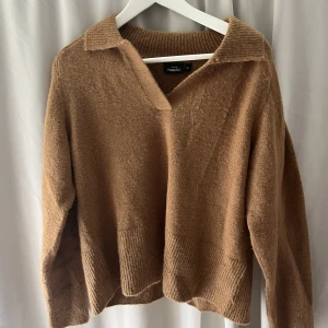 Stickad tröja  - Pris kan alltid diskuteras 🧡🤎