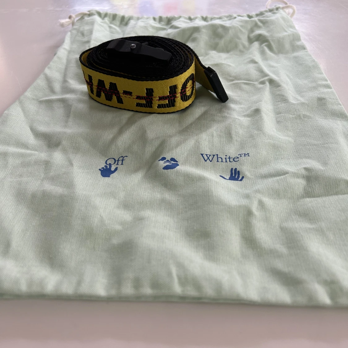 Off-white bälte  - 91