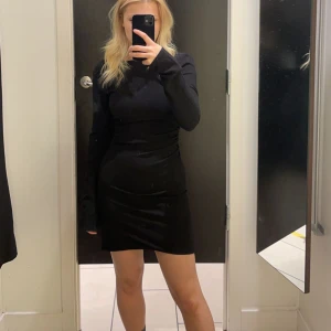 Klänning - Assnygg klänning från H&M som ej kommer till användning, storlek 34 (xs) Nypris 299kr