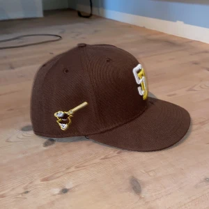 New era fitted keps - Säljer denhär fitted kepsen då den är för liten för mig. Inget fel på den och har bara använts fåtal gånger
