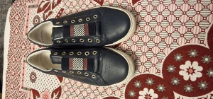 Tommy Hilfger skor - Ett par fina tommy hilfigher skor. Storlek 41.  Köpta ifrån tommy hilfger affären.