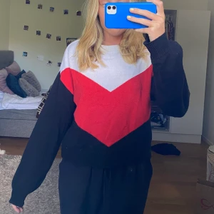 Stickad tröja från carlings - Bekväm stickad tröja från carlings!