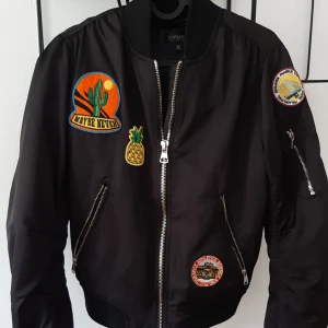 Bomberjacka - Mycket fint skick. St 36 Från Topshop