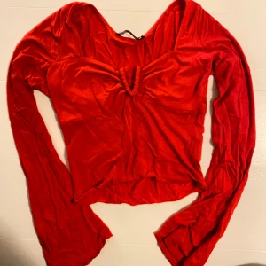Topp - Röd topp med vida ärmar 