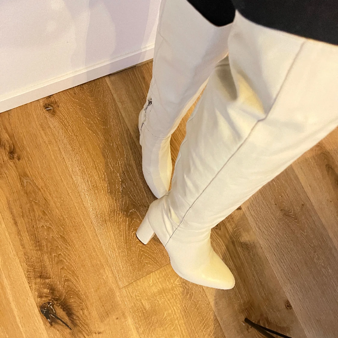 Vita skinnstövlar 36 - 91