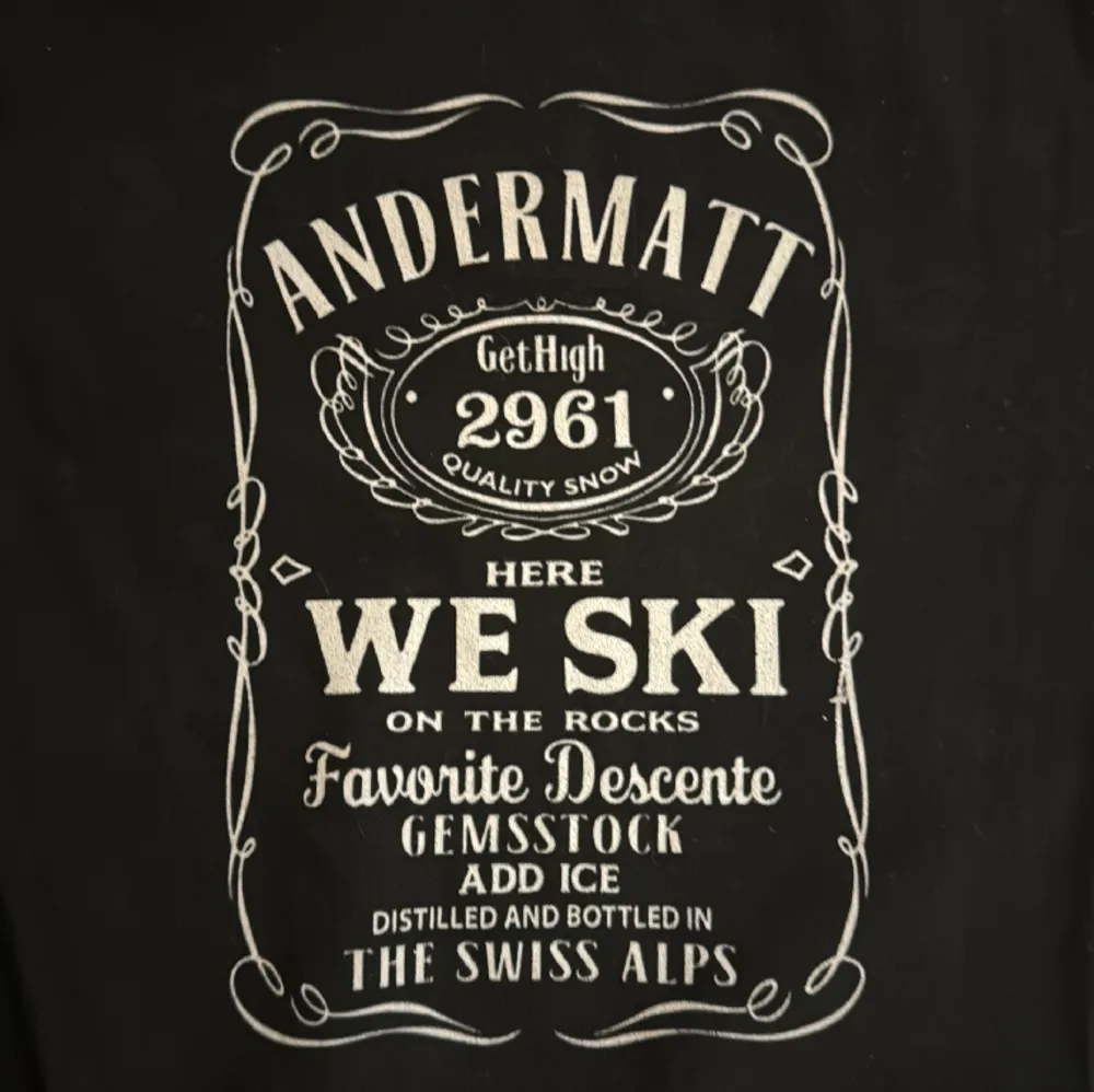 Från Andermatt. T-shirts.