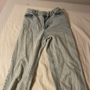 Blå jeans - Säljer dessa blåa jeans för 60kr + frakt ❤️