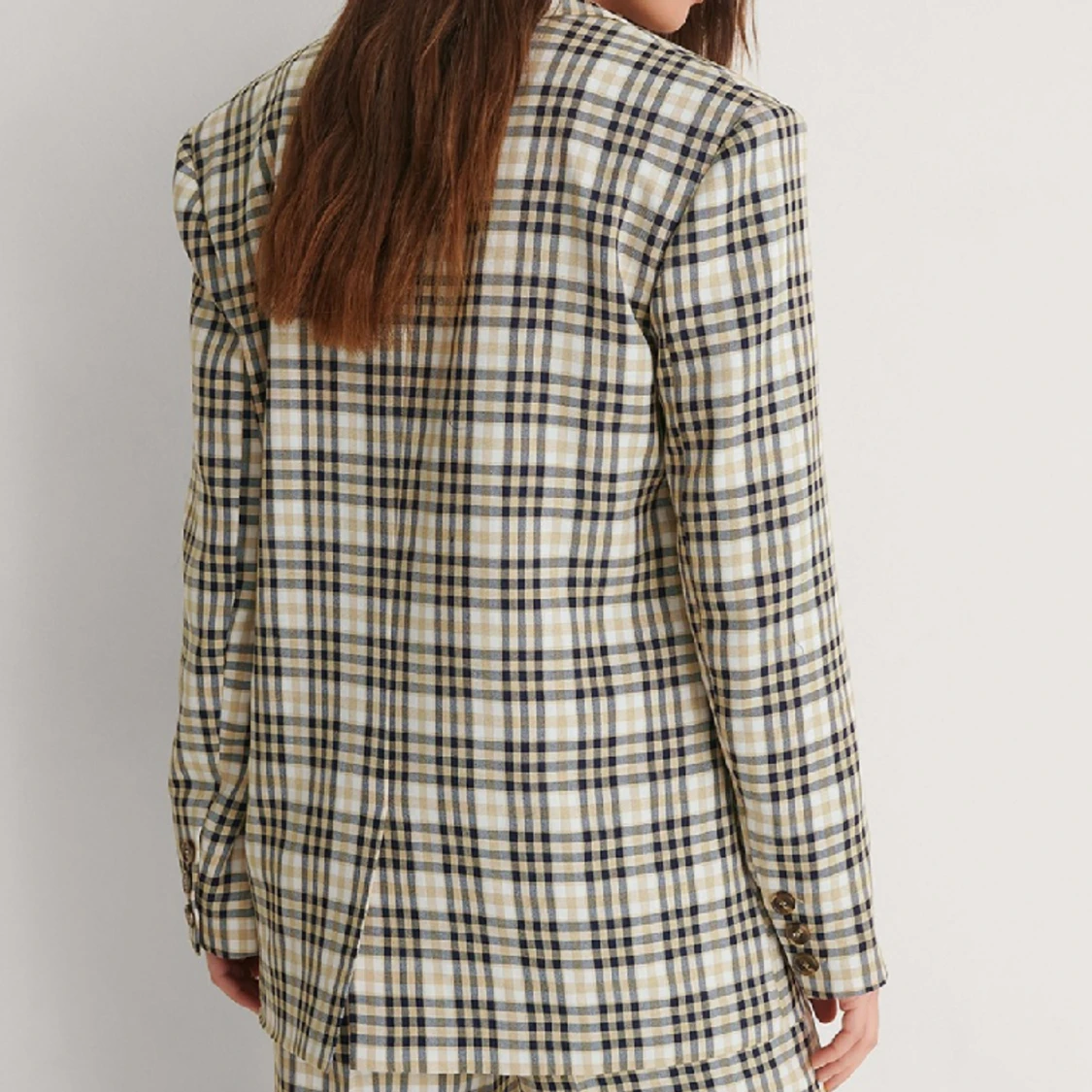 Kavaj med axelvaddar NA-KD - 90