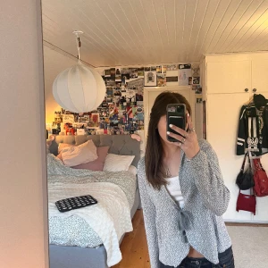 Odd Molly liknande kofta - Gullig oddmolly liknande kofta 