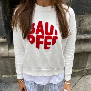 Tjocktröja baum  - Säljer denna snygga tröja från baum und pftergarden. Såå snygg!!❤️