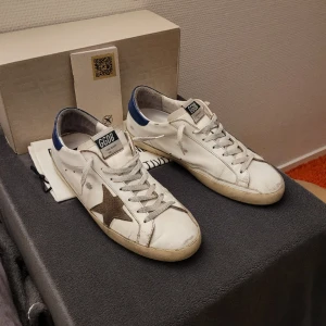 Golden Goose skor - Extremt feta golden goose superstar skor! Cond 9/10, ALLA tillbehör ingår! Äkthetsbevis finns