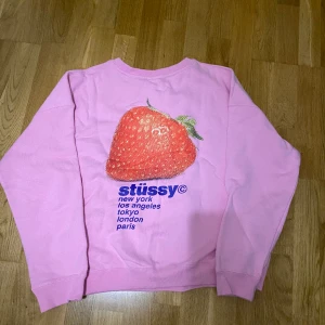 Stussy Crewneck - Råsa Crewneck från stussy Aldrig andvänd 
