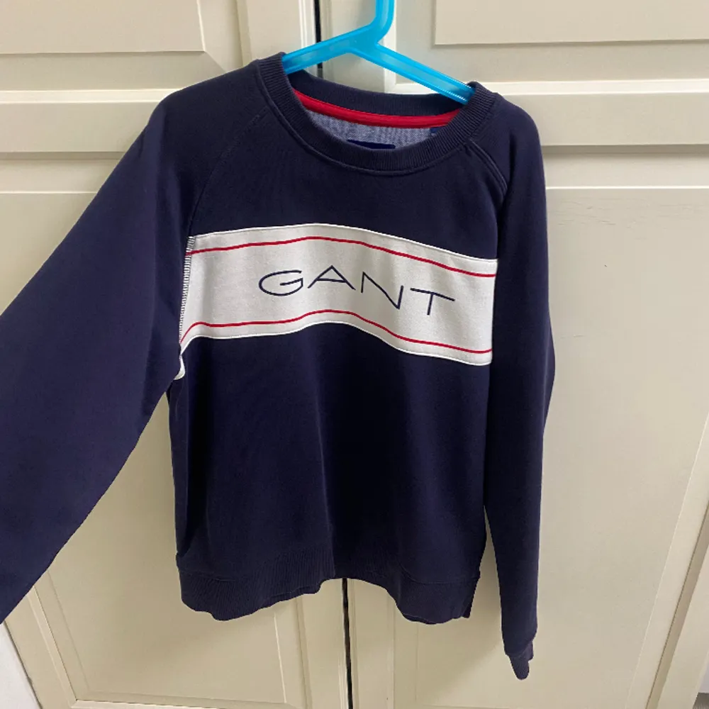 Gant tröja barn storlek 158-164 Väldigt lite använd  250. Hoodies.