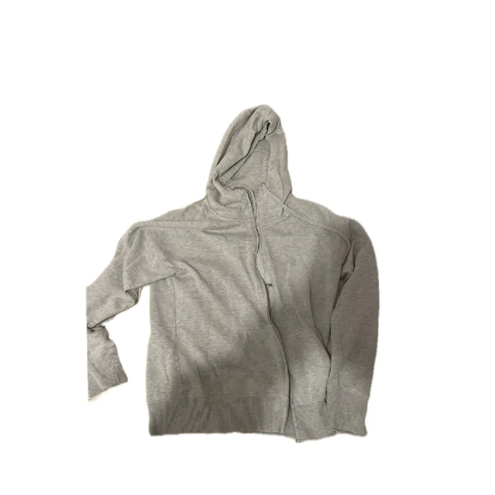 Grå zipup från cubus. Hoodies.