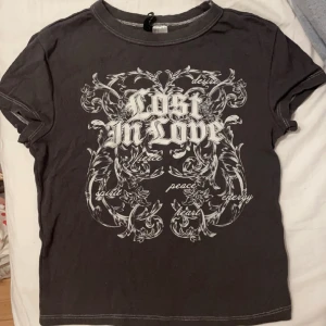 Crop top - Fick den för några månader sedan men aldrig använts, strl S🤍