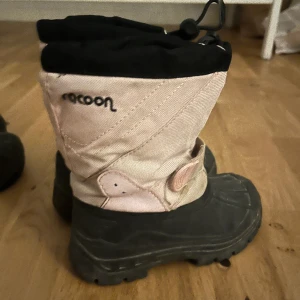 Fodrade stövlar - Endast smutsiga, annars är dem hela. 