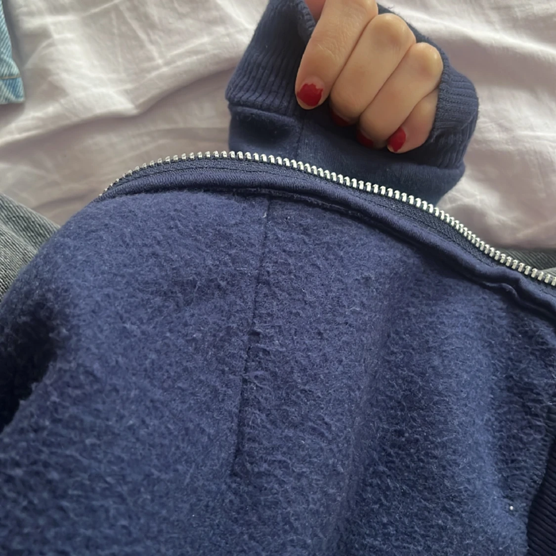 Kort marinblå ziphoodie  - 91