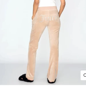 Juicy couture  - Säljer mina juicy couture byxor, inga defekter  Säljes enbart pga dom inte passar. Storlek xl 