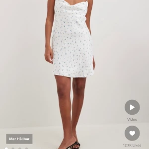 Klänning från NA-KD - Jättefin sommarklänning! Strl. 36. Endast använd en gång! 