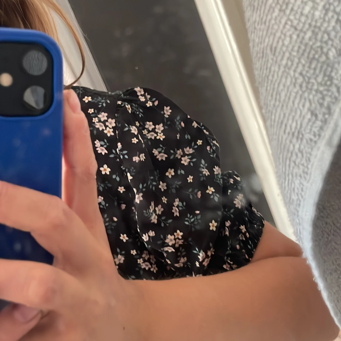 Lång blommig klänning 👗  - 90