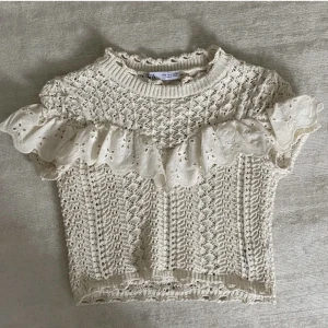Zara topp  - Super fin topp nu till sommaren💕 den är som ny då den bara är använd en gång💕