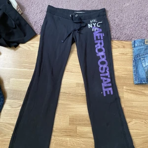 lågmidjade mjukis - fina lågmidjade mjukis, dessa är utsvängda 