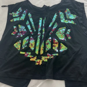 Topp med paljetter - Mycket bra skick 