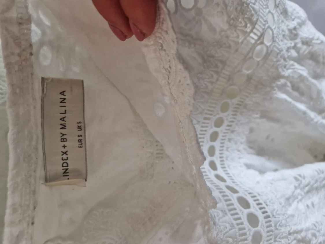By malina vit sommarklänning storlek S - 90