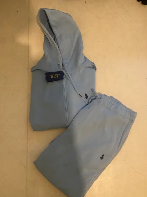Polo Ralph Lauren set - Storlek M passar L oanvända pris kan diskuteras