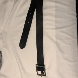 Svart skärp - Svart skärp med 5 hål