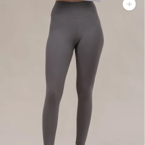 Ryvelle tights - Mörkgrå tights modellen Vega från Ryvelle, knappt använda.