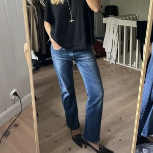 Vintage jeans - Vintage lowwaist jeans, så snygga med klackar!!! Sitter som en s men passar nog mindre och större också