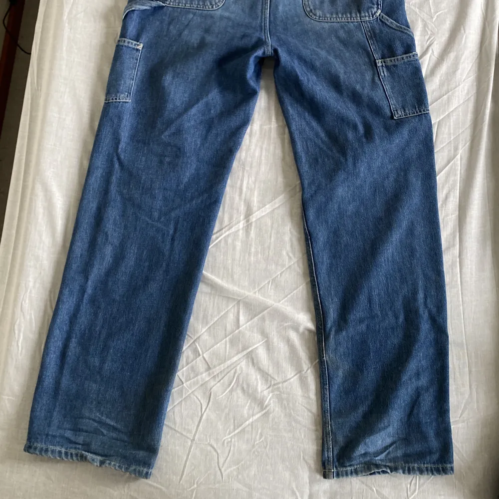 carhartt nya samling baggy snygga blå jeans  storlek: 32/33            skick: bra . Jeans & Byxor.