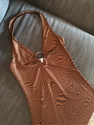 Vågig klänning🟤⚜️🤎 - Skriv om intresserad:)