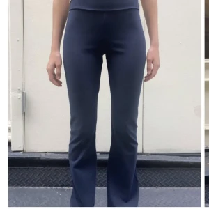 Brandy melville  - Säljer dessa yoga pants som är helt oanvända!💗