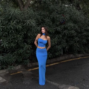 Set från Gina Tricot - Blå set, kjol och topp, från Gina tricot i storlek XS. Användes endast en gång. Skick som ny. Skriv om ni har frågor! :)