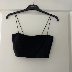 Linne - Linne i kort passform, använd fåtal gånger i mycket gott skick 