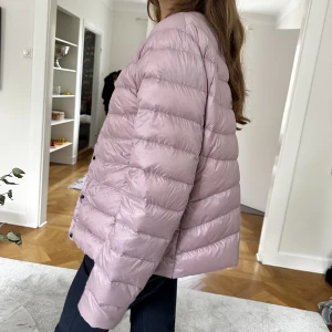 Dunjacka - Fin dunjacka/pufferjacket nu till hösten💕obs, den har en liten defekt, skriv privat för närmare bild. (Men därav priset)