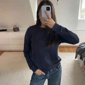 Blå Gant tröja  - Blå tjocktröja från Gant💖