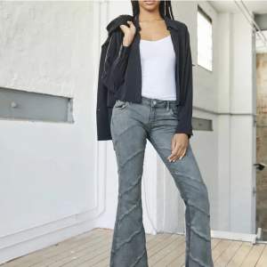 Söker dessa jeans low Rise Urban outfitters jeansen  strl 23-25