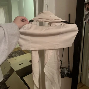 Omlott topp  - Superfin tuptopp med snören man drar omlott i halsen sen knytning i nacken💕