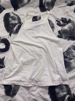 Vit line - Ett vanligt vit linne som jag inte vill ha längre 