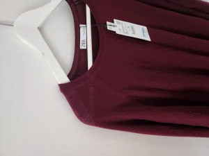 Zara tröja med etikett - Tröjan med etikett. 