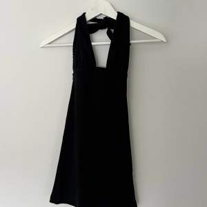 svart tight klänning från subdued köpt i italien. aldrig använd o med prislappkvar men såååå fin. 🤍