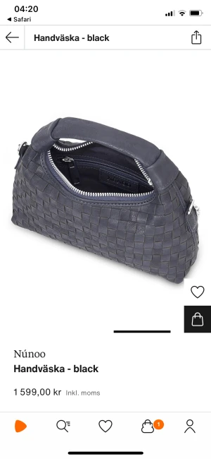 Núnoo väska - Intresse koll för min fina núnoo väska. Den är sparsamt använd och köptes för 1599kr på Zalando. ✨ Den perfekta fest väskan 😍fler bilder? Bara att fråga 🤩