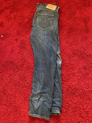 501 Levis  - Levis 501. Säljer för 400kr. Storlek L34/W36