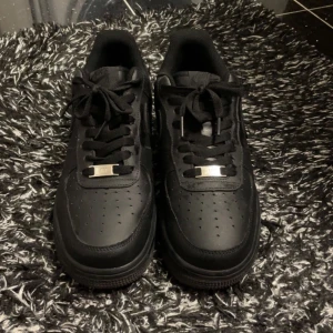 Air force 1 - Säljer de eftersom jag it använder de mer. Använt max 10 ggr.