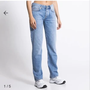 Lowwaist jeans - Jeans i fint skick endast använda fåtal gånger! Finns bild vid intresse nypris 400kr💕