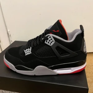 Jordan 4 - Retro bred 