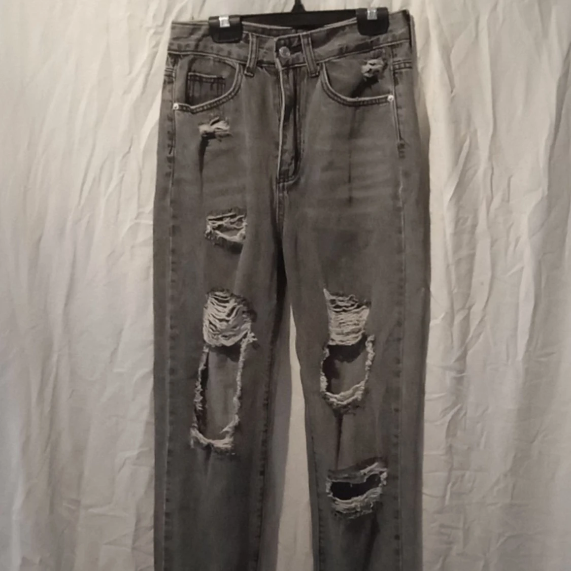 Högmidiade byxor i färgen grå!🤍